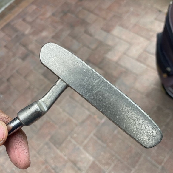 Mizuno 0704 Golf Putter In Right Handed - Picture 2 of 7